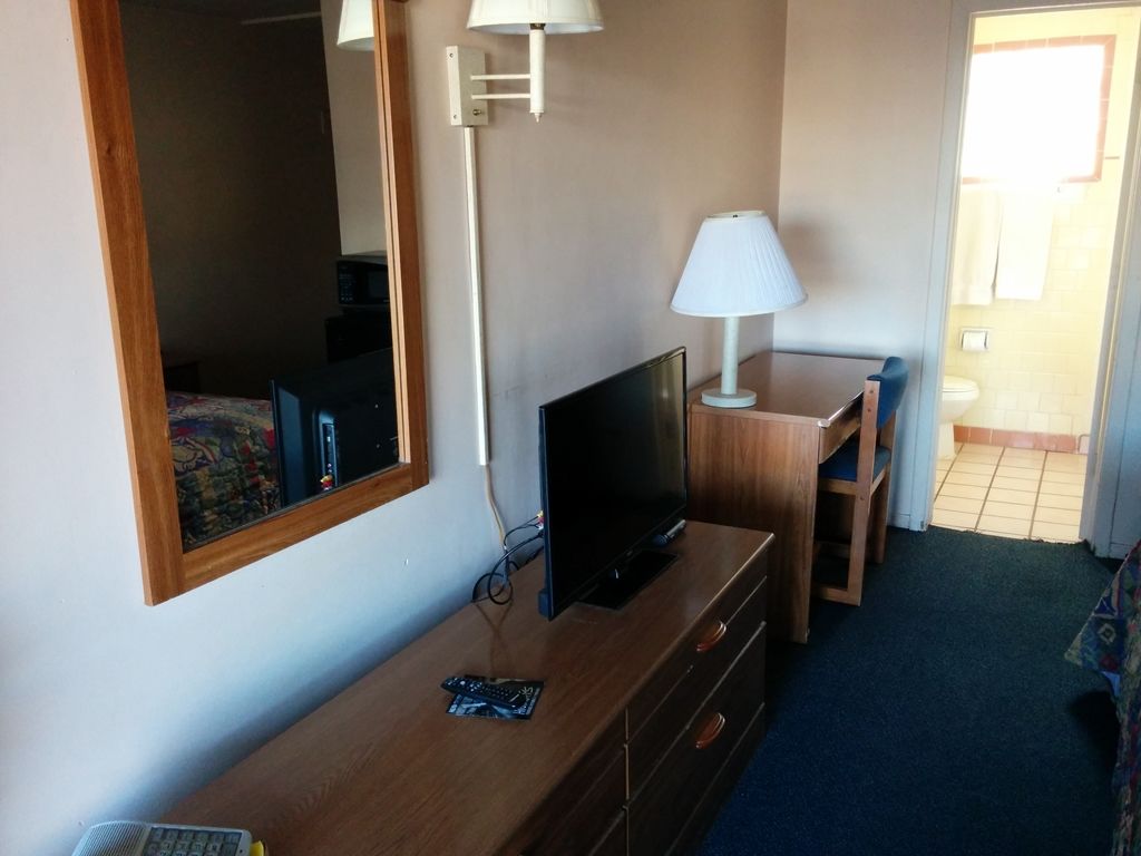 Economy Inn Safford Room photo