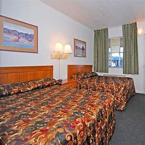 Economy Inn Safford Room photo